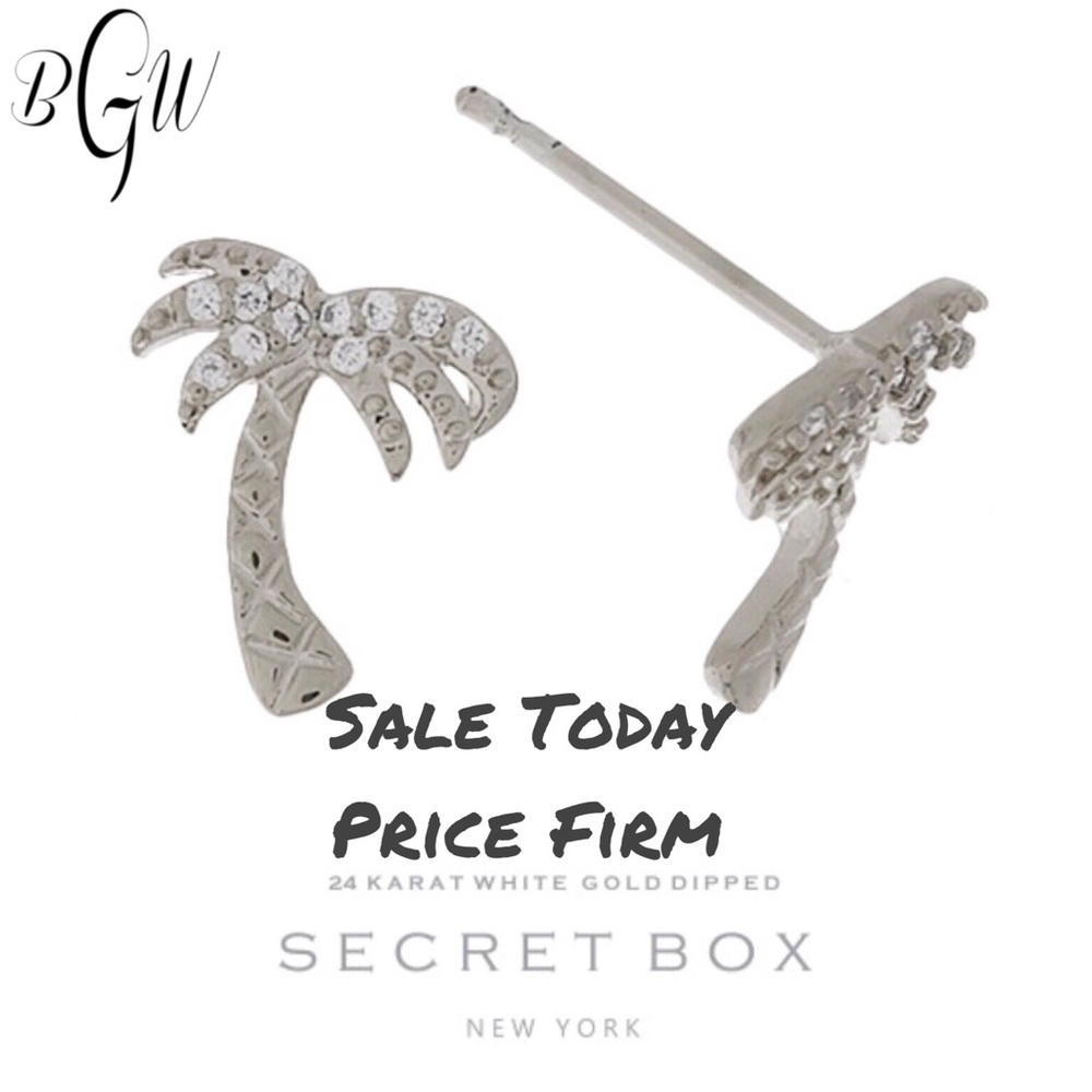 New York White Gold Palm Tree Stud Earrings